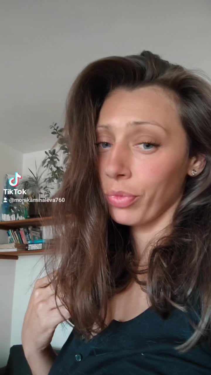 @MollyPWRGRL