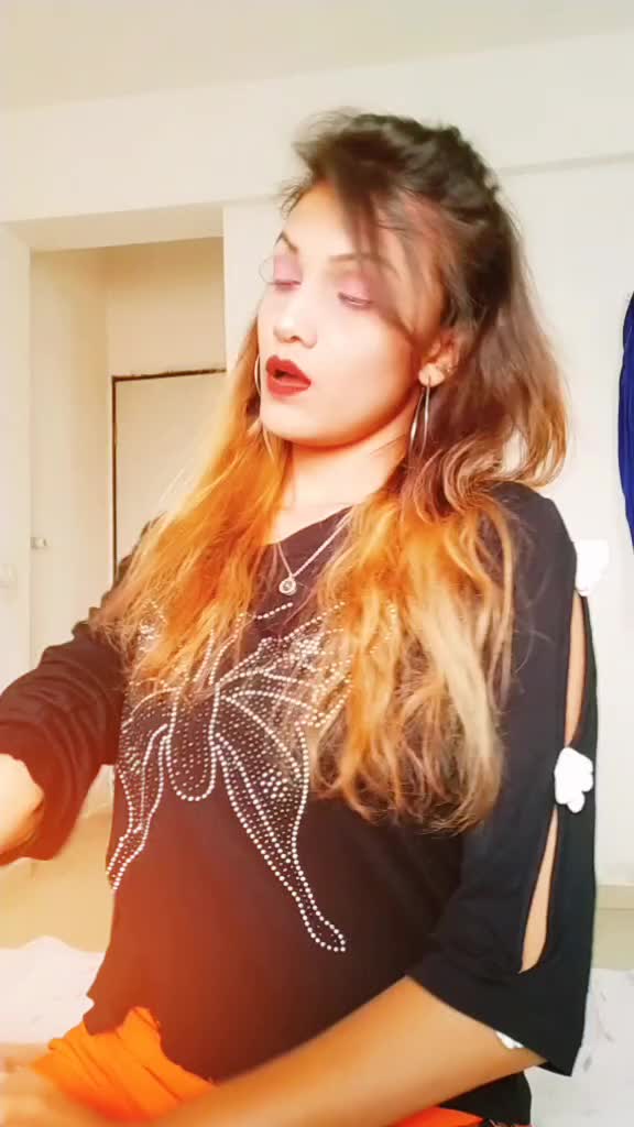 @Mahima🖤