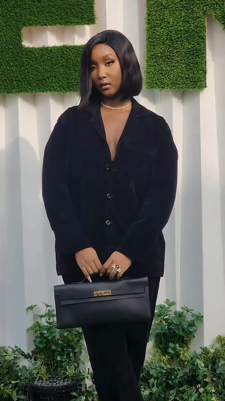 @Lala