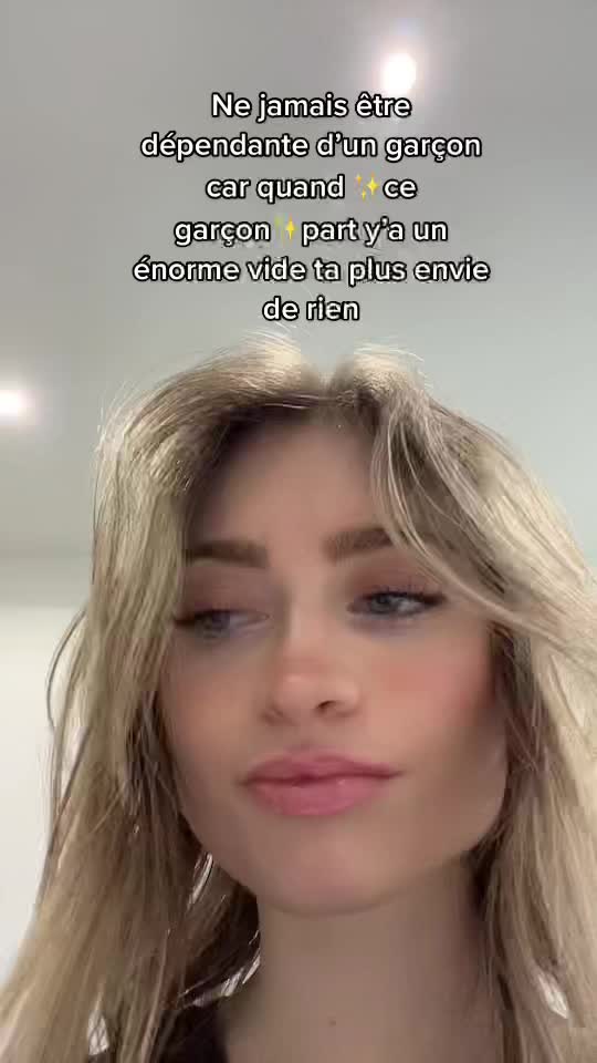 @La blonde aux yeux bleus