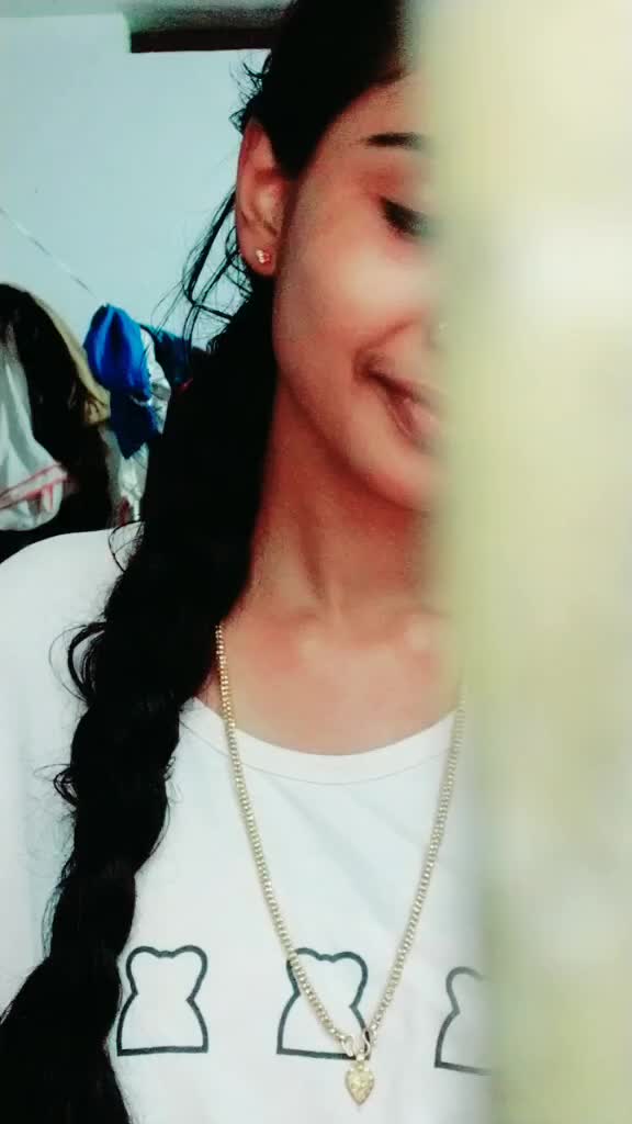 @👑KEERTHI VAVACHI👑