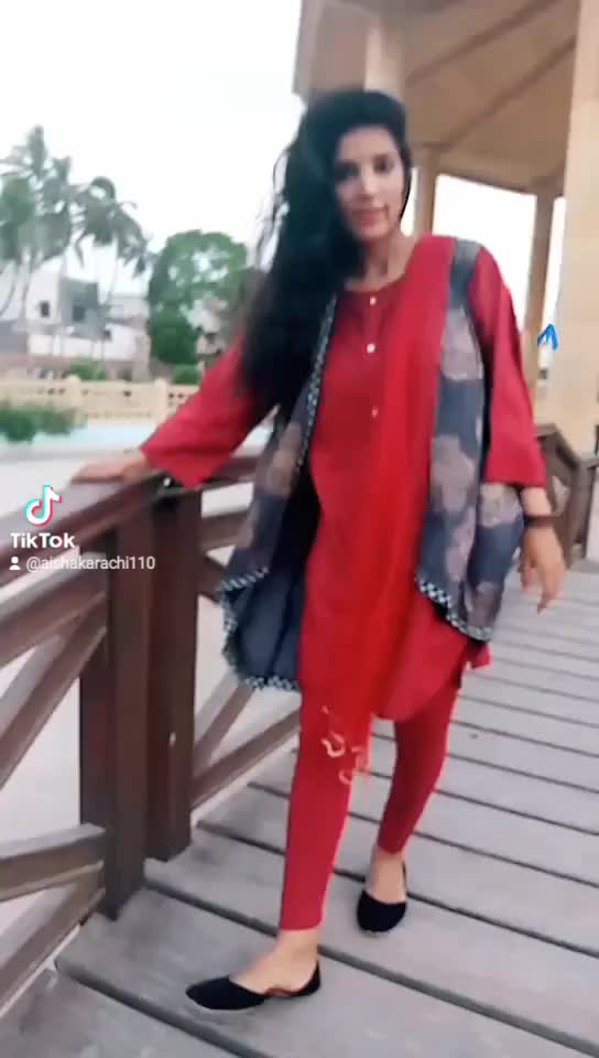 @aishakhan878