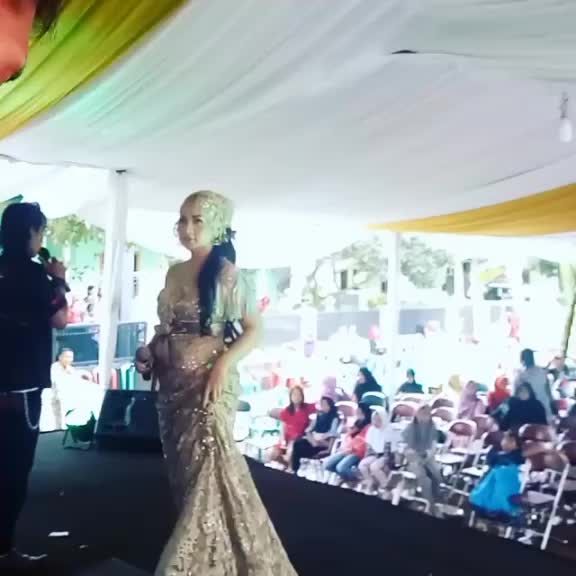 @Dewi Azkiya