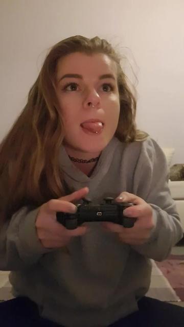 @C Y N T H I A