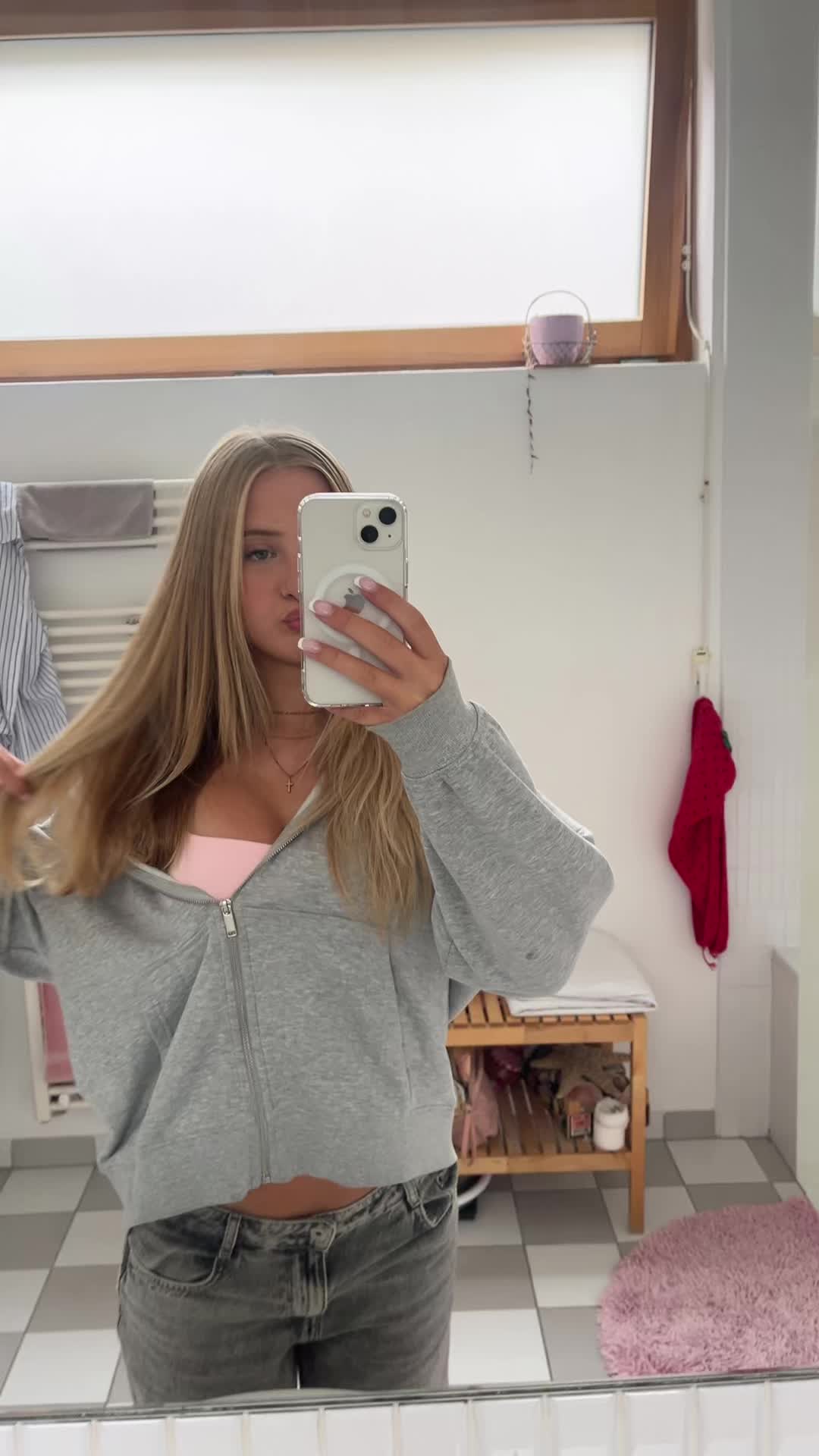 @Laraaaa🇷🇸