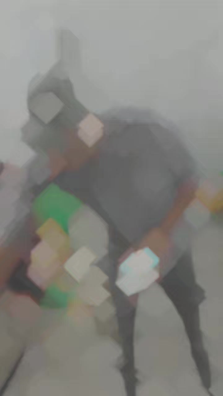 @B&agrave;s&iuml;t Aw&aacute;&ntilde;