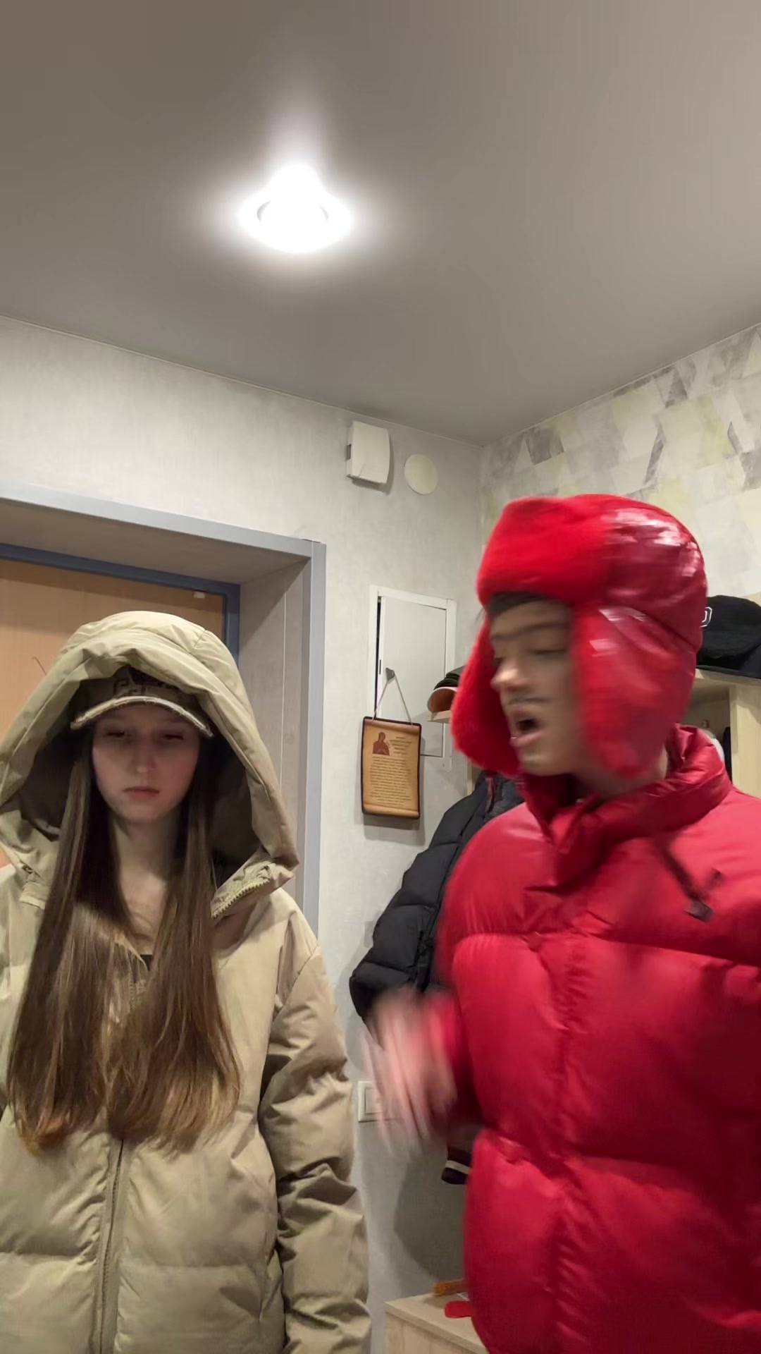 @полина🤲🏻