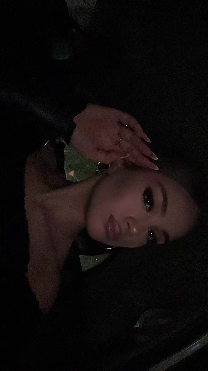 @isidora