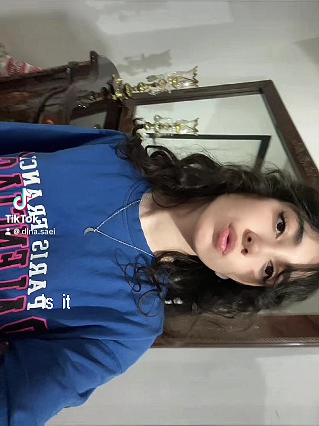 @𝒟