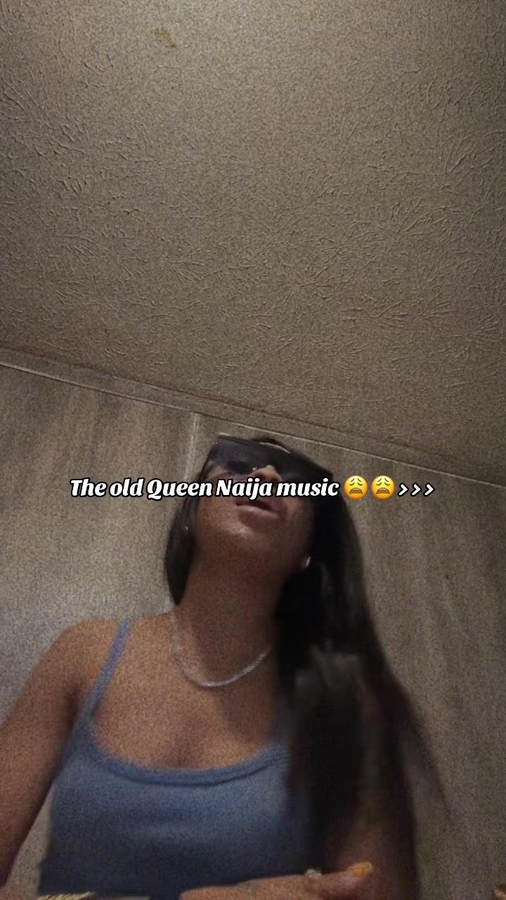 @_ms.h0lly_wood
