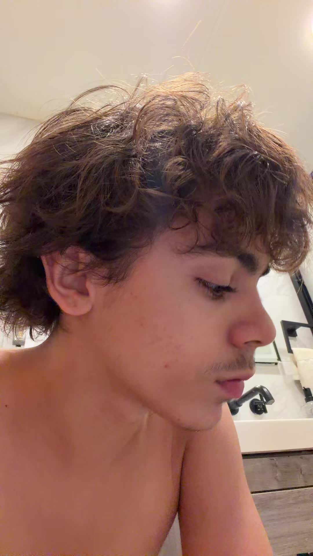 @iseezayy