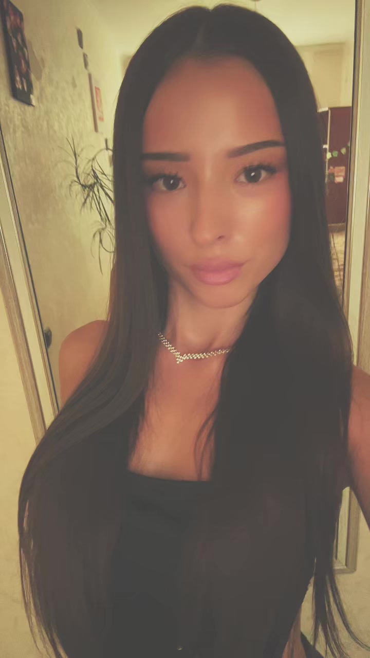 @🫦
