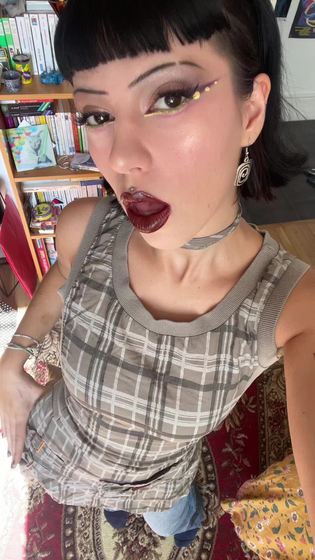 @Julia 🩴🫦