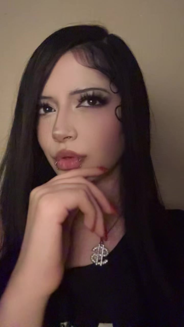@♛