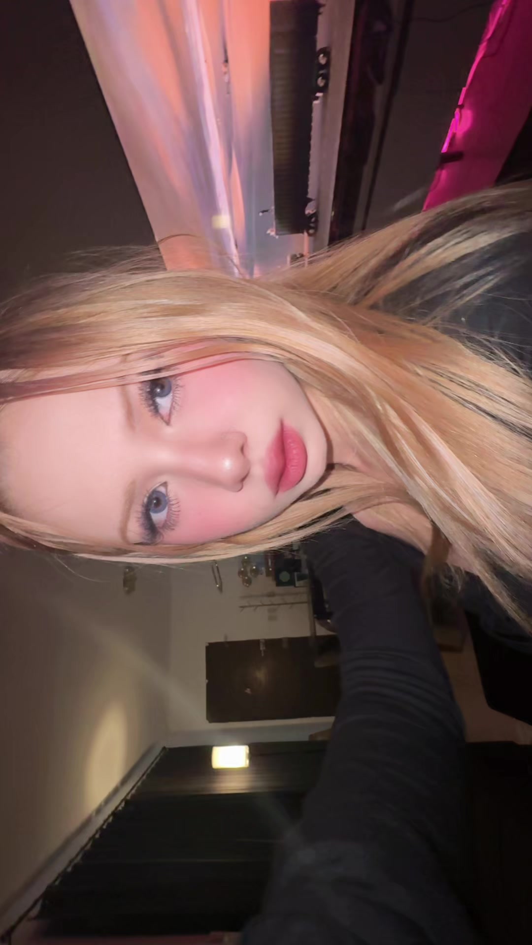 @nicole