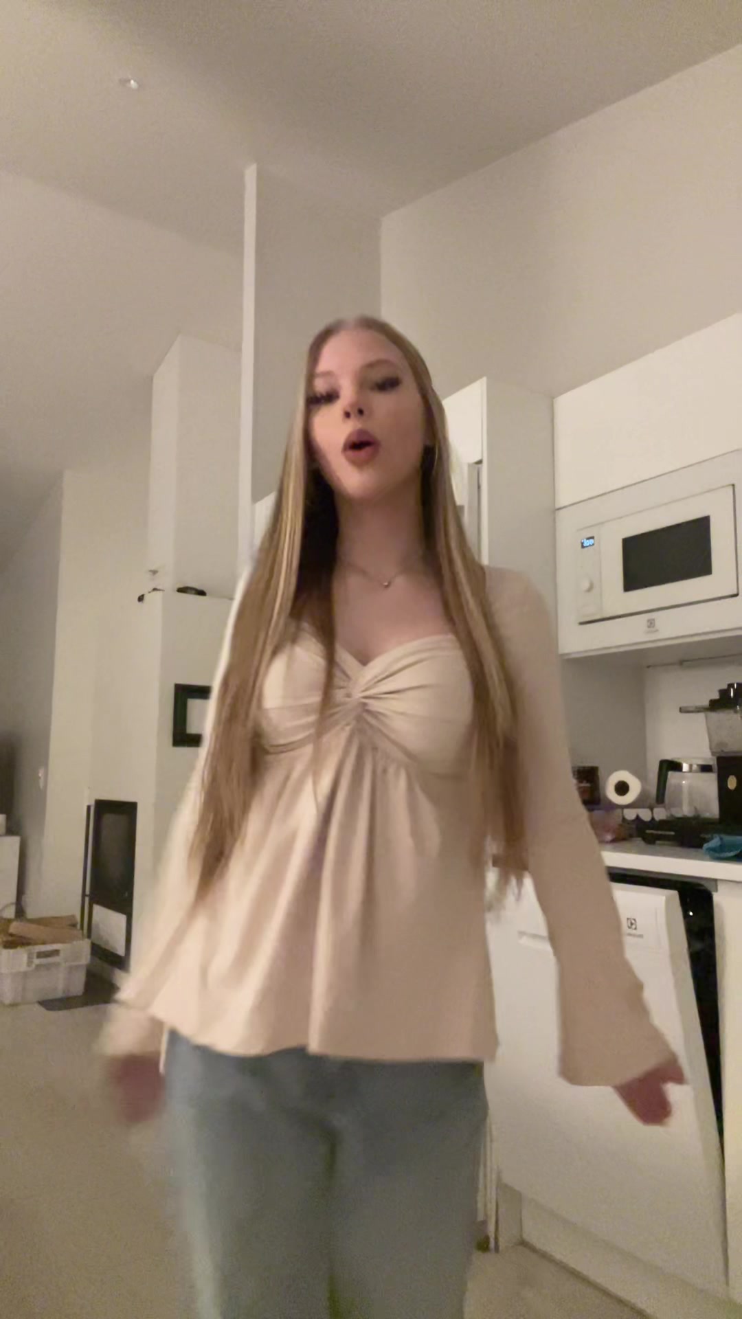 @ツ