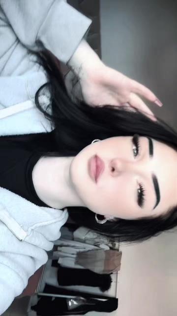 @𝐋𝐚𝐮𝐫𝐞𝐞𝐧.🎀