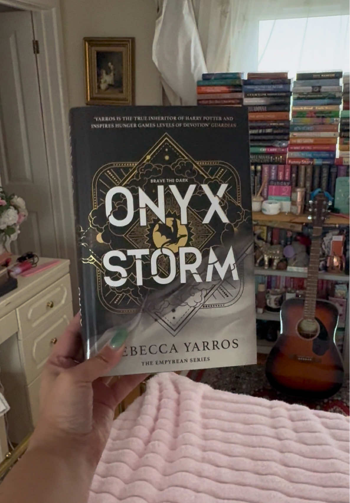 @FleursBookCorner