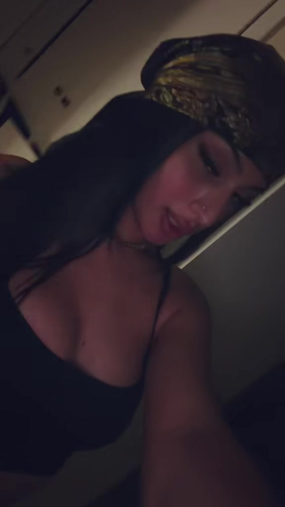 @therealplugswife