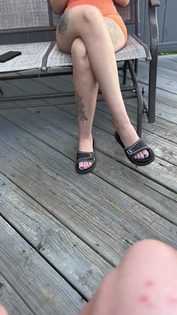 @Redandbecca2