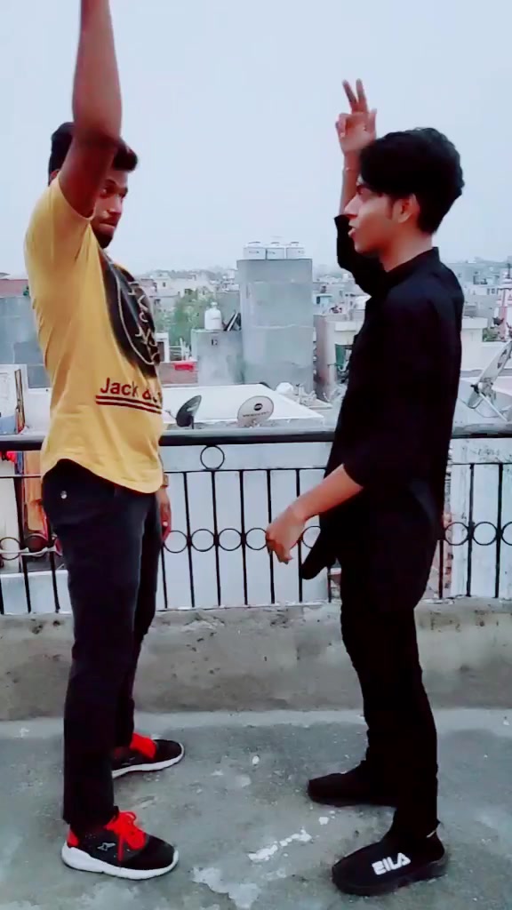 @ਹਿਮਾਂਸ਼ੂ🖤