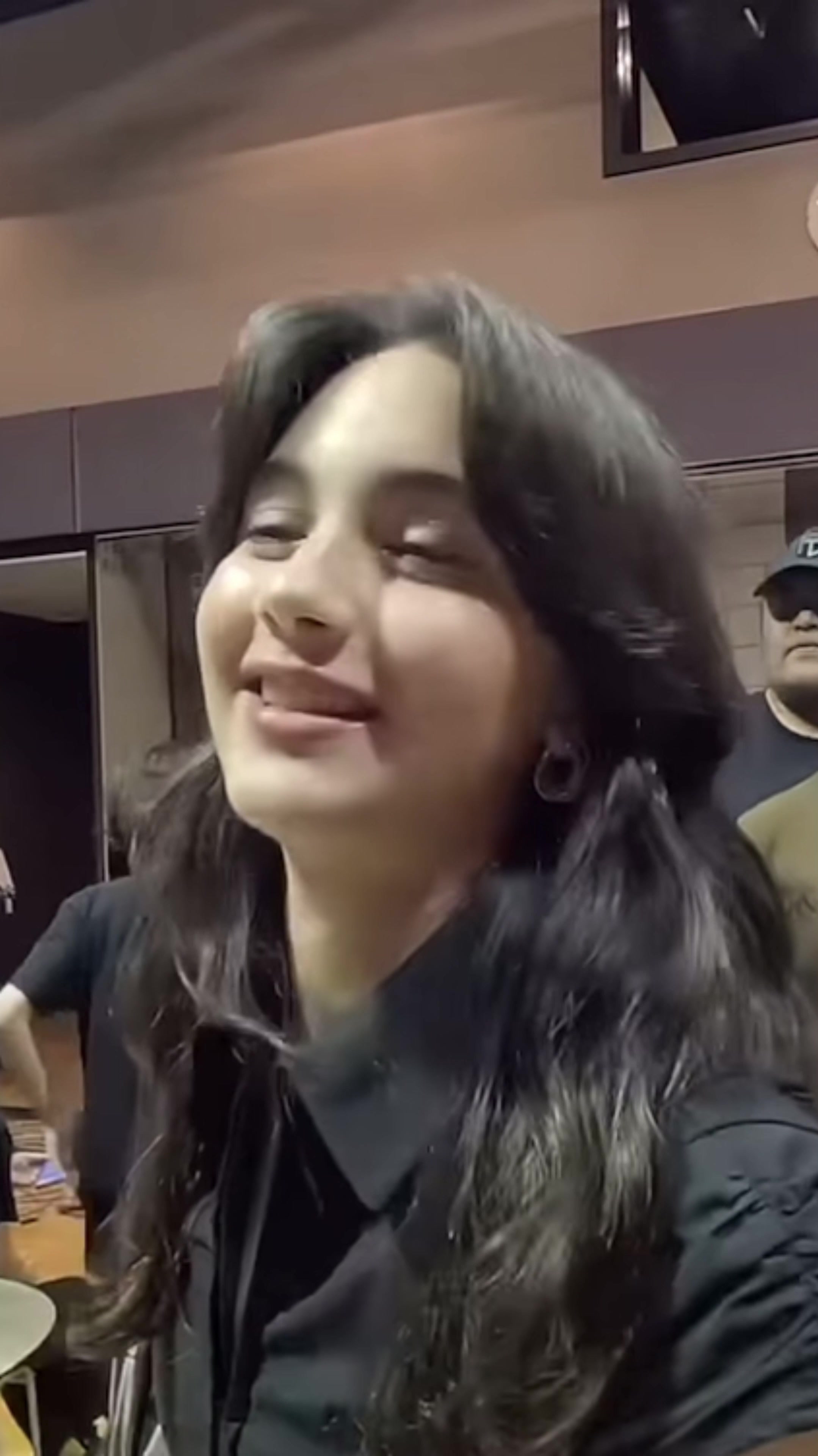 @warningthisisparri