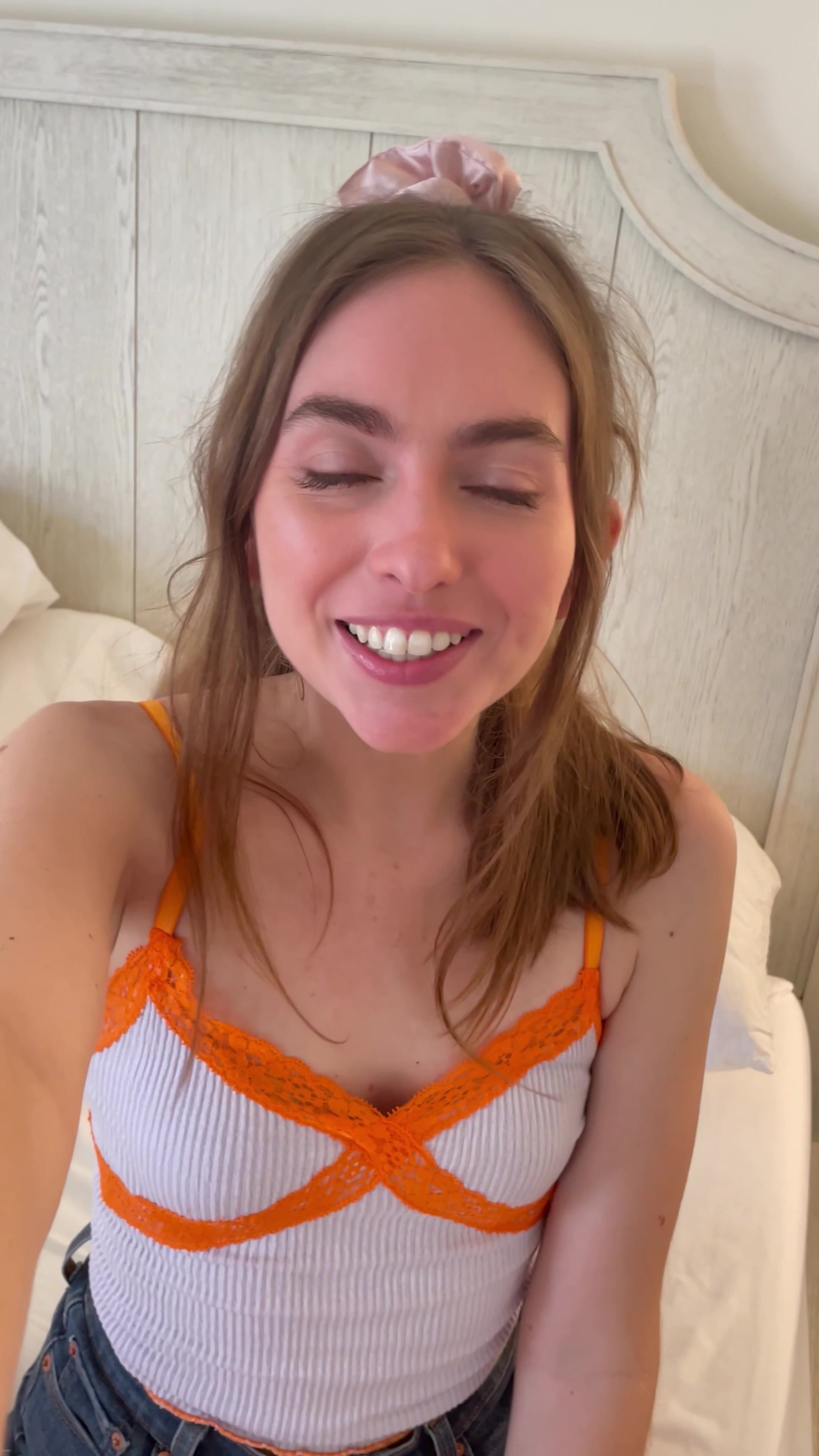 Kylie Island (@kylie.island) - Urlebird