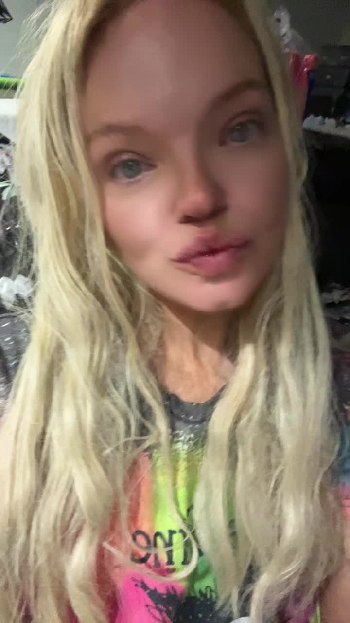 @moonchildhippy