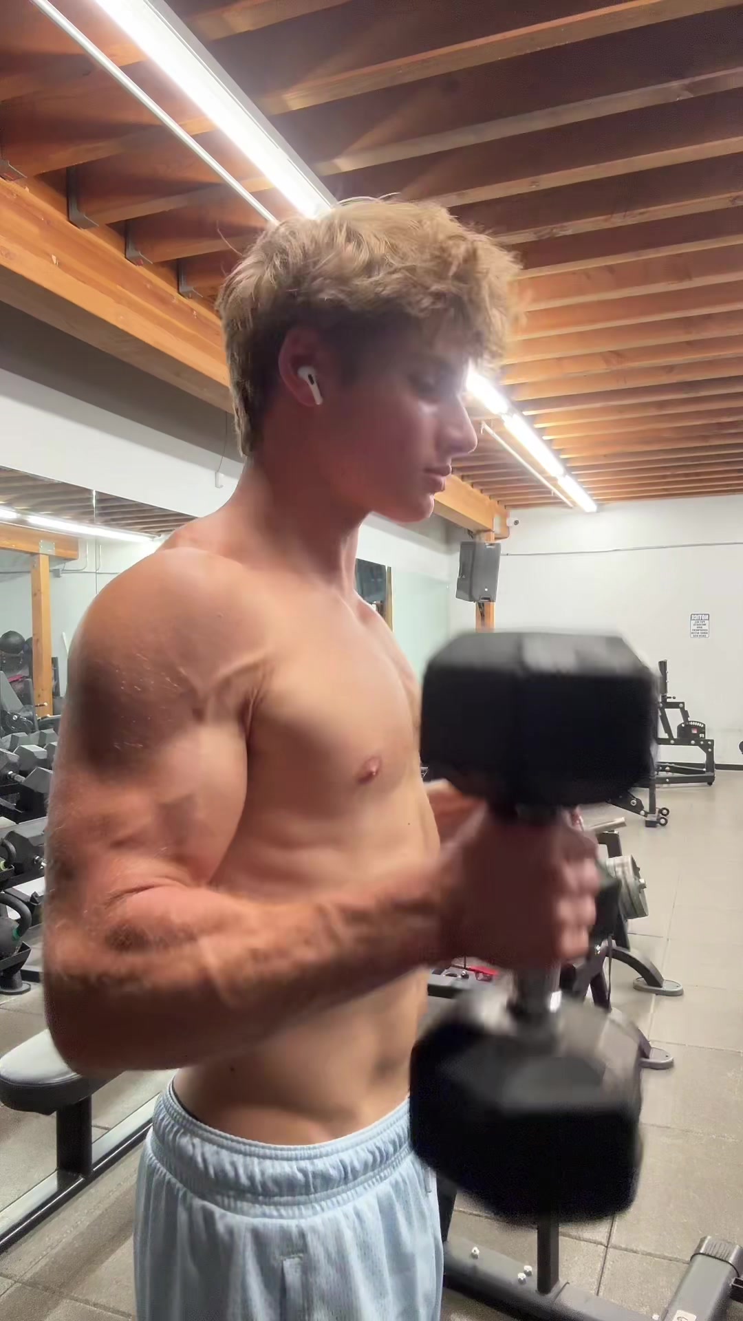 @AshLifts 💫