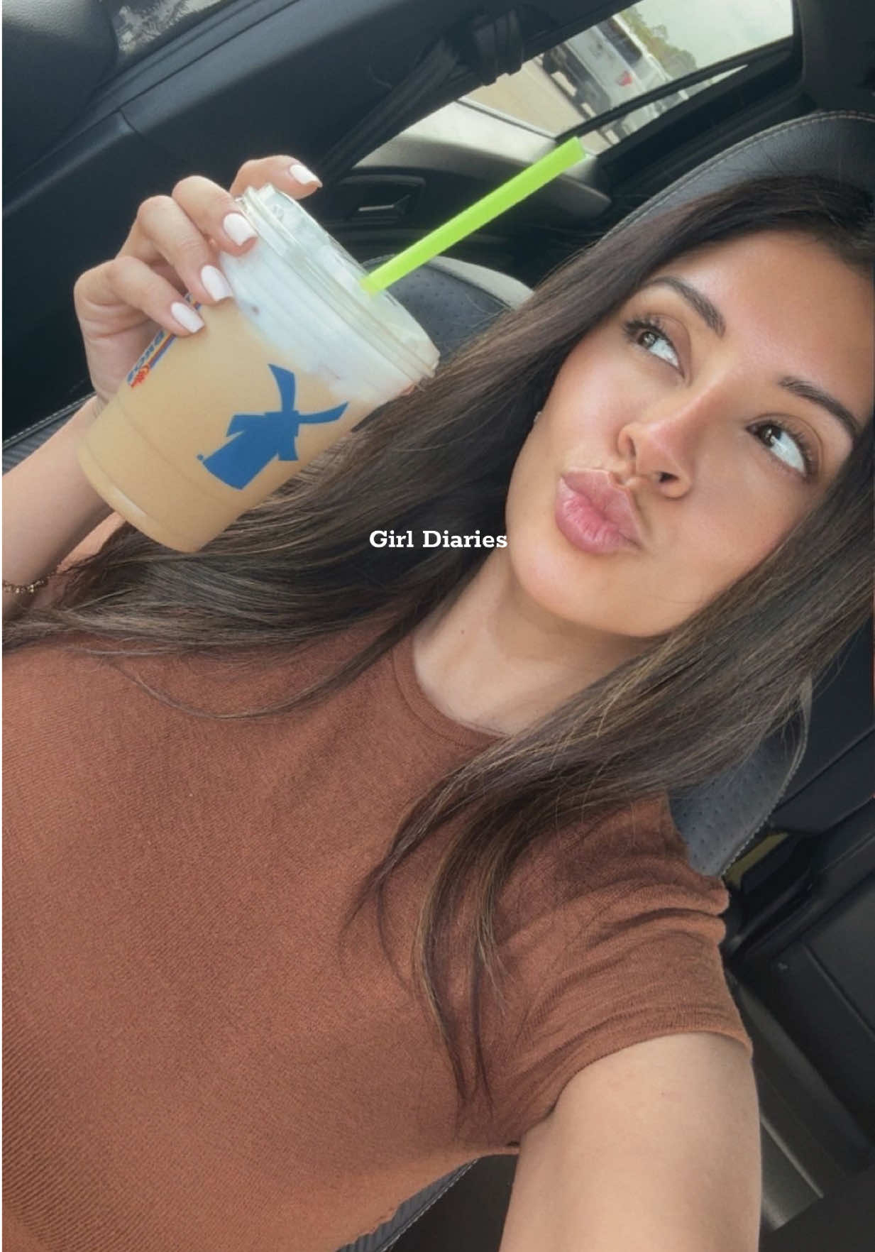 @justnoemi23
