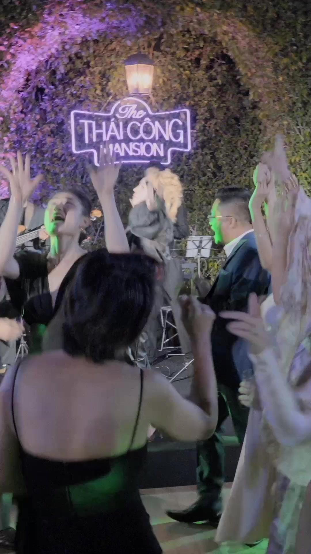 @TH&Aacute;I C&Ocirc;NG TV