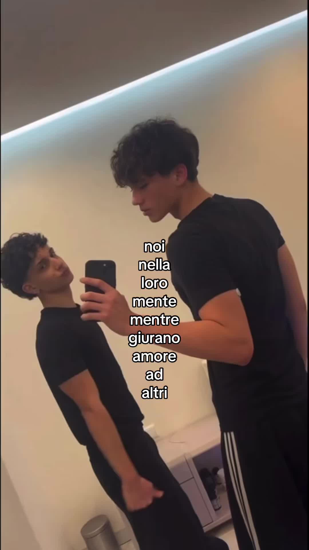 @✟