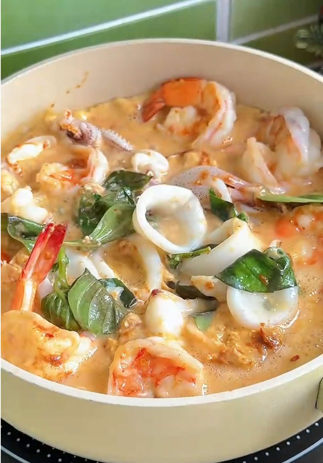 @กิ่งทำอาหารให้แฟน👩🏻🍳🍱