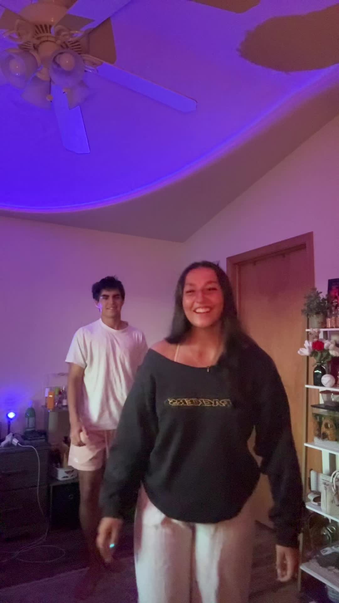 @bella