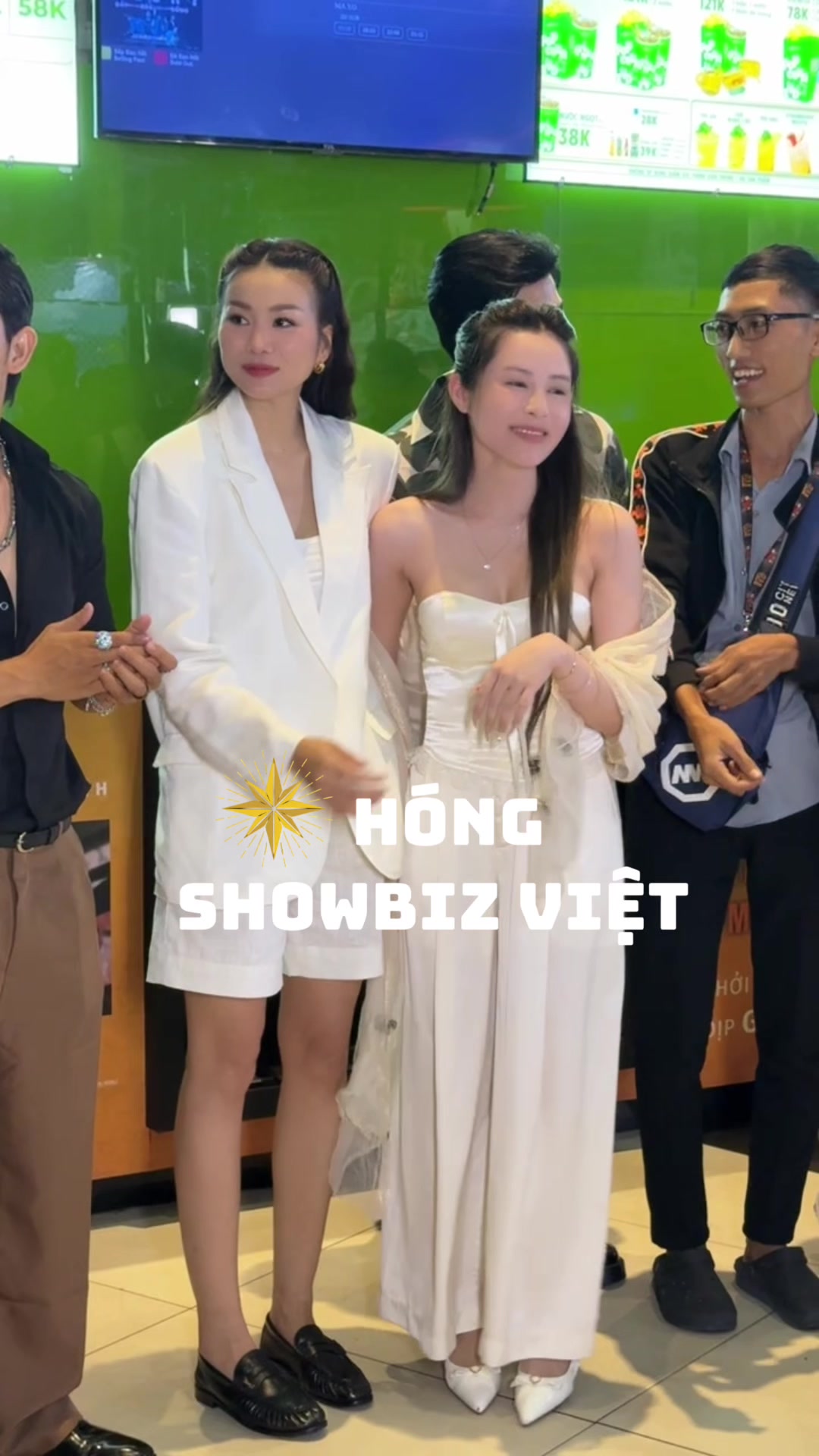 @Hóng Showbiz Việt