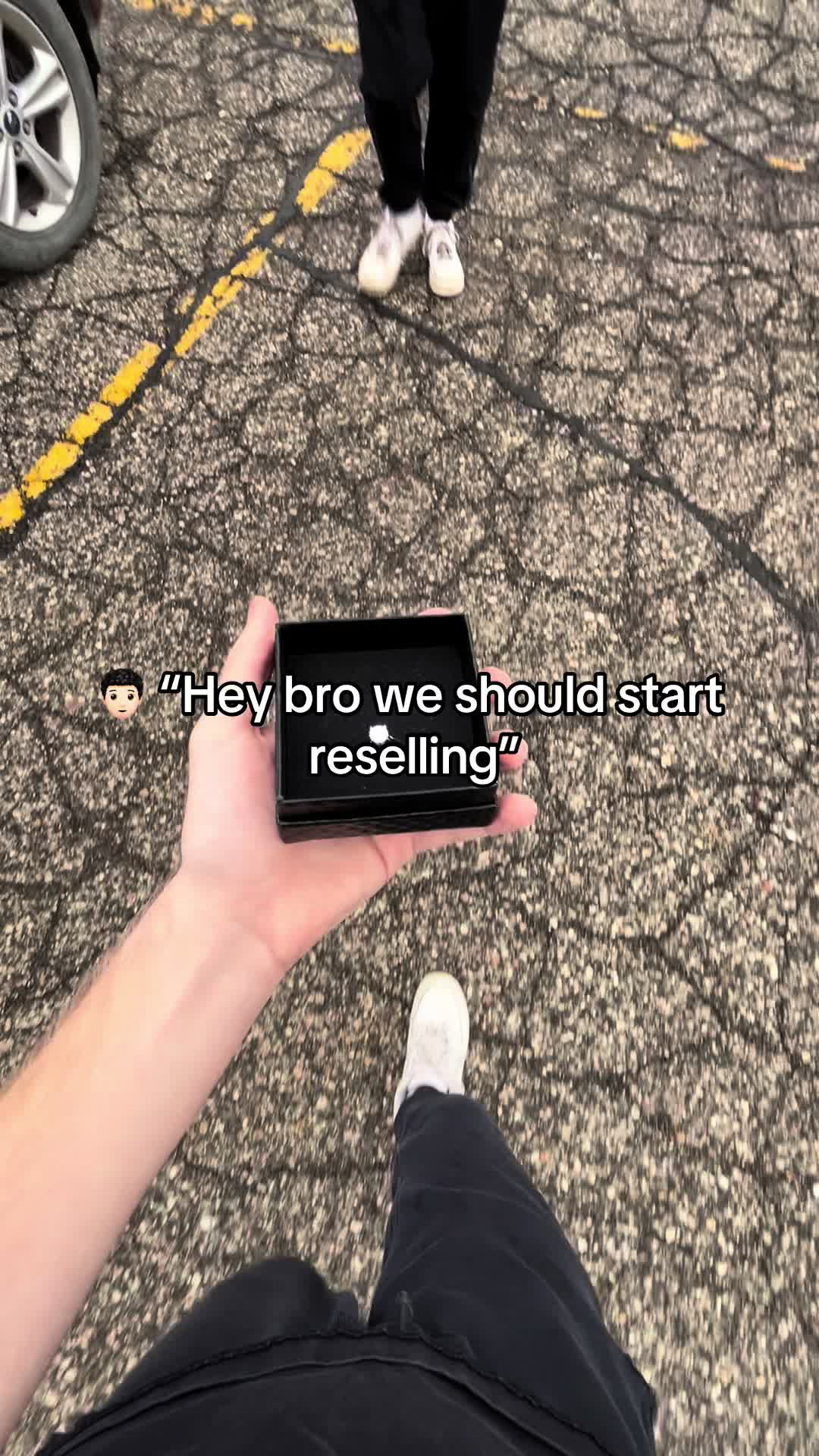 @lukeresellzz