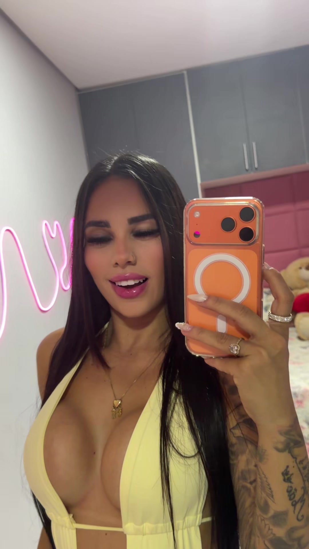 @j__ariaane