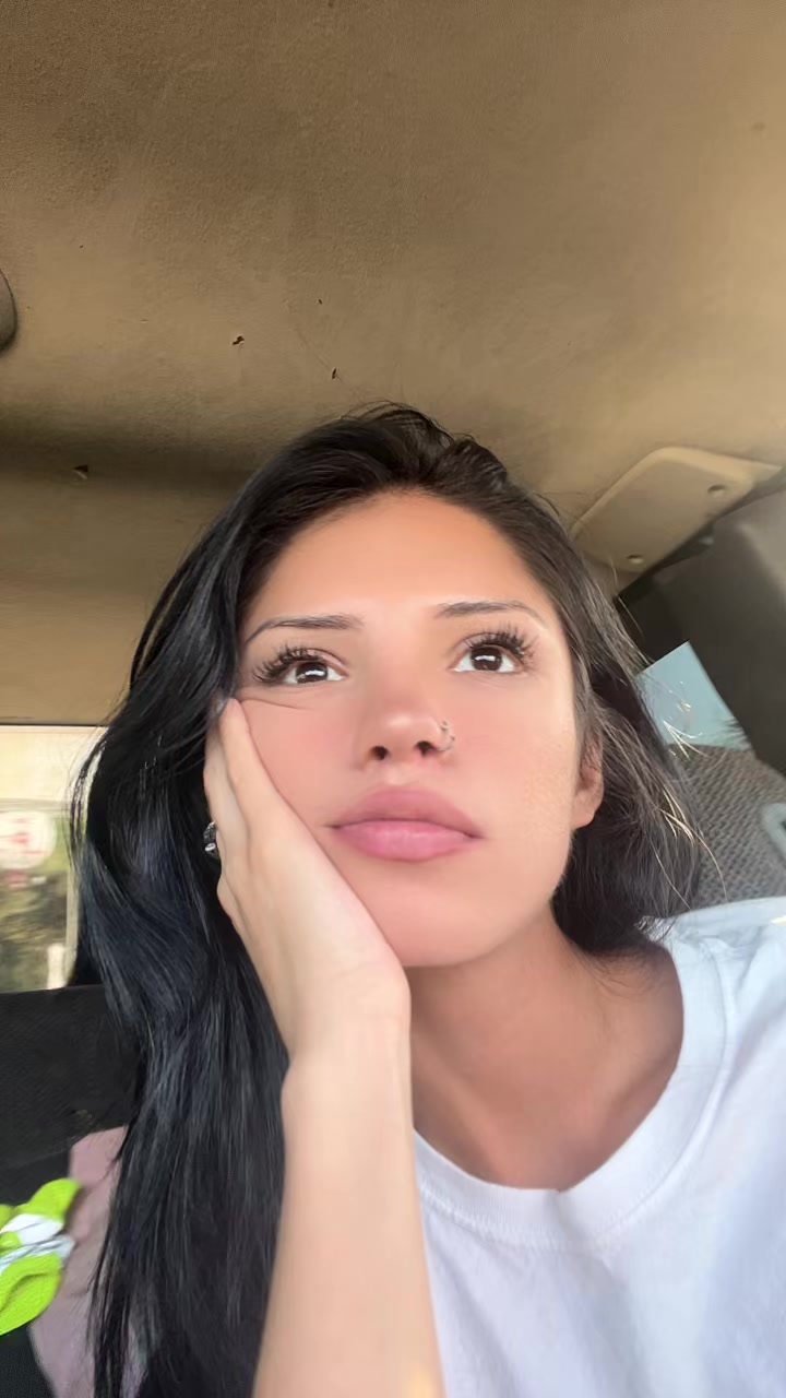 @Eboni Victoria 🍒
