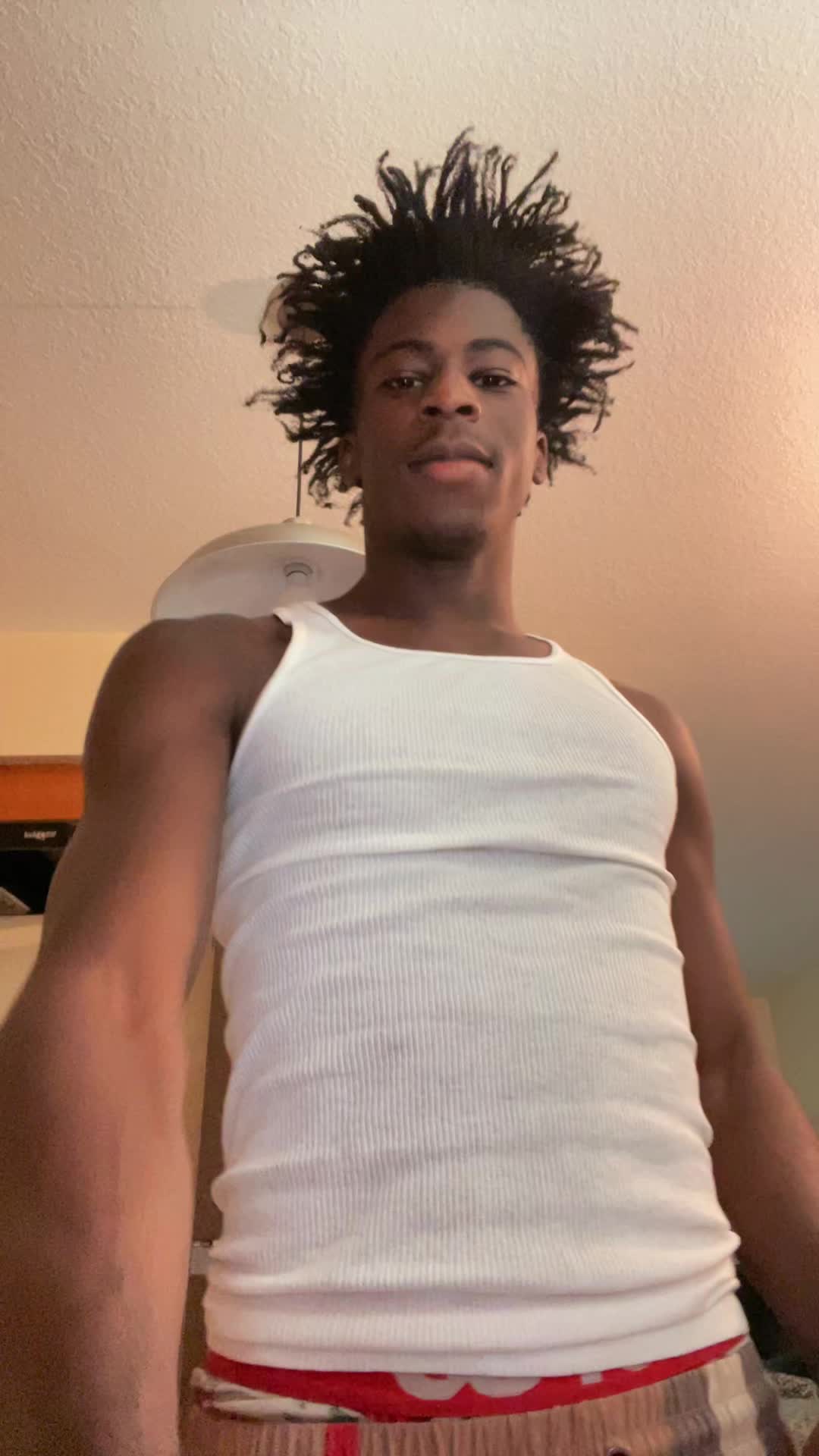 @👣👶🏿 .
