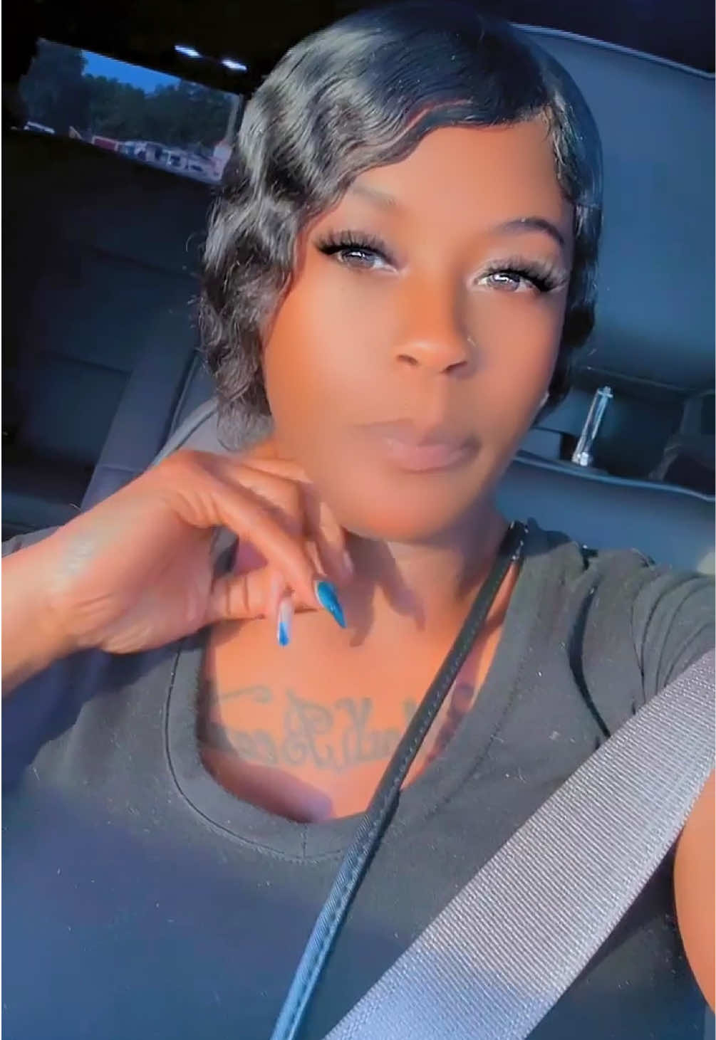 @lovelyRoni🥰
