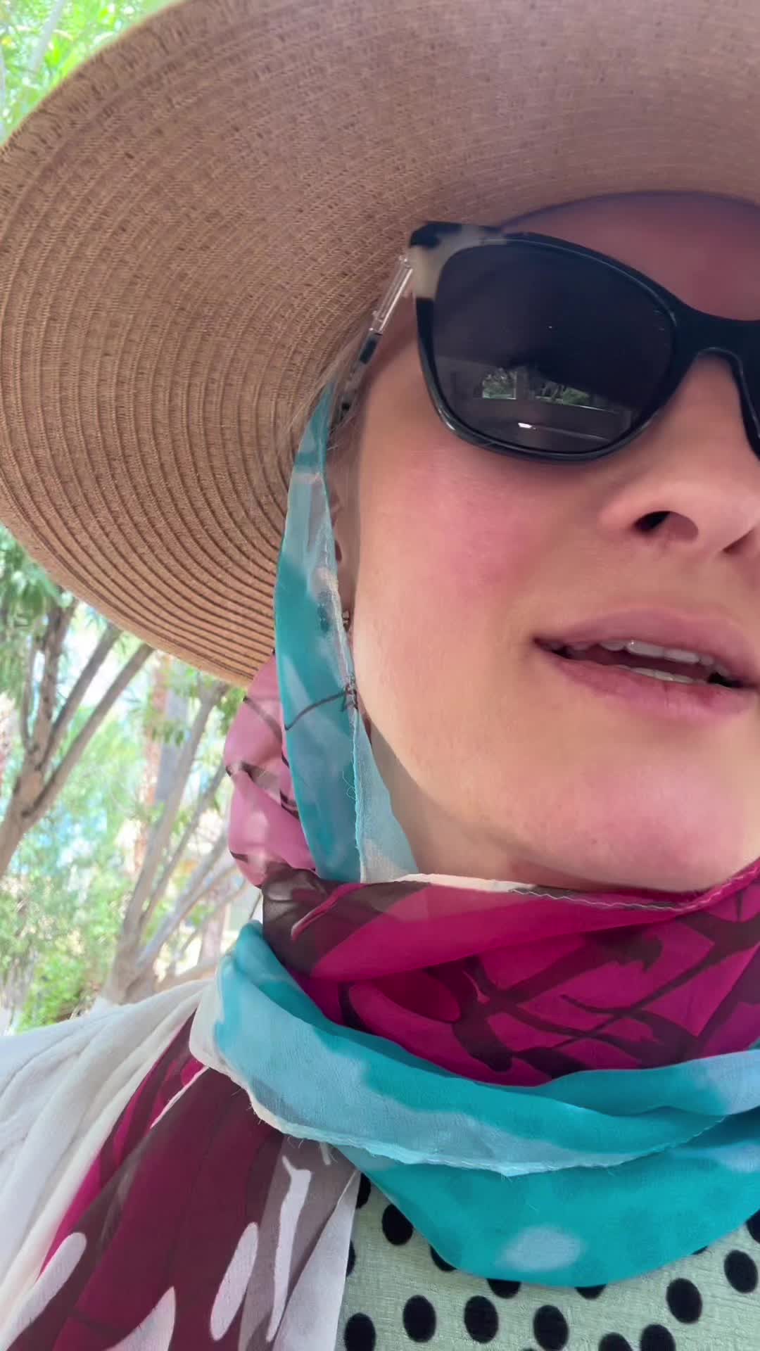 @hellotatsi