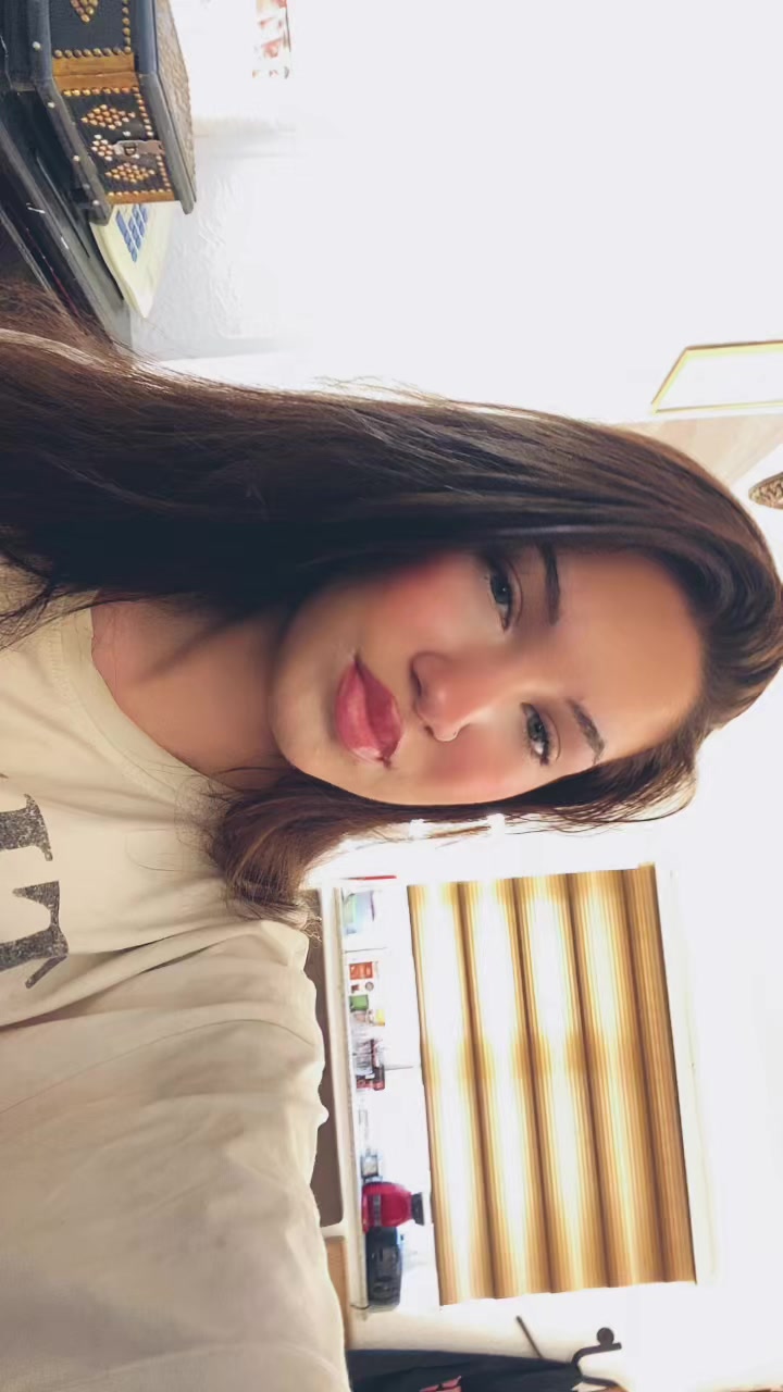 @🦋