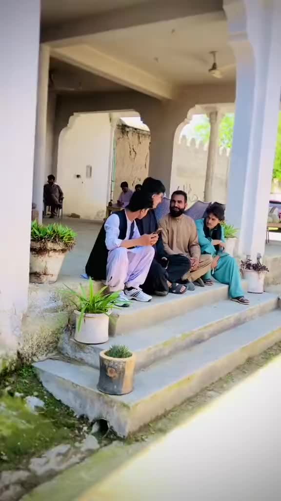 @akhonzada_chattan