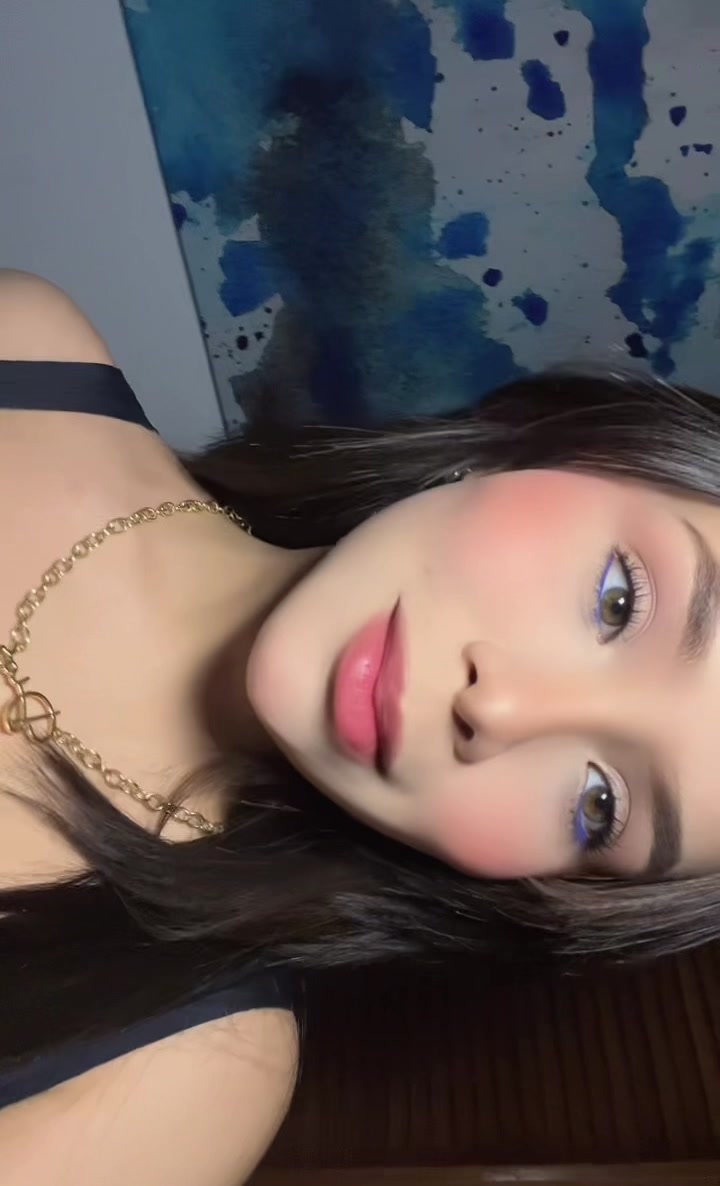 @Bella<3