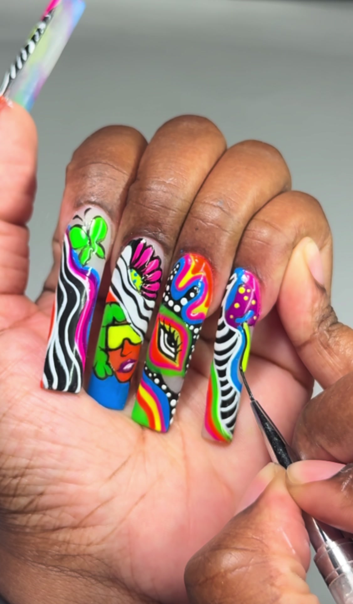 @Baldheadnailtech