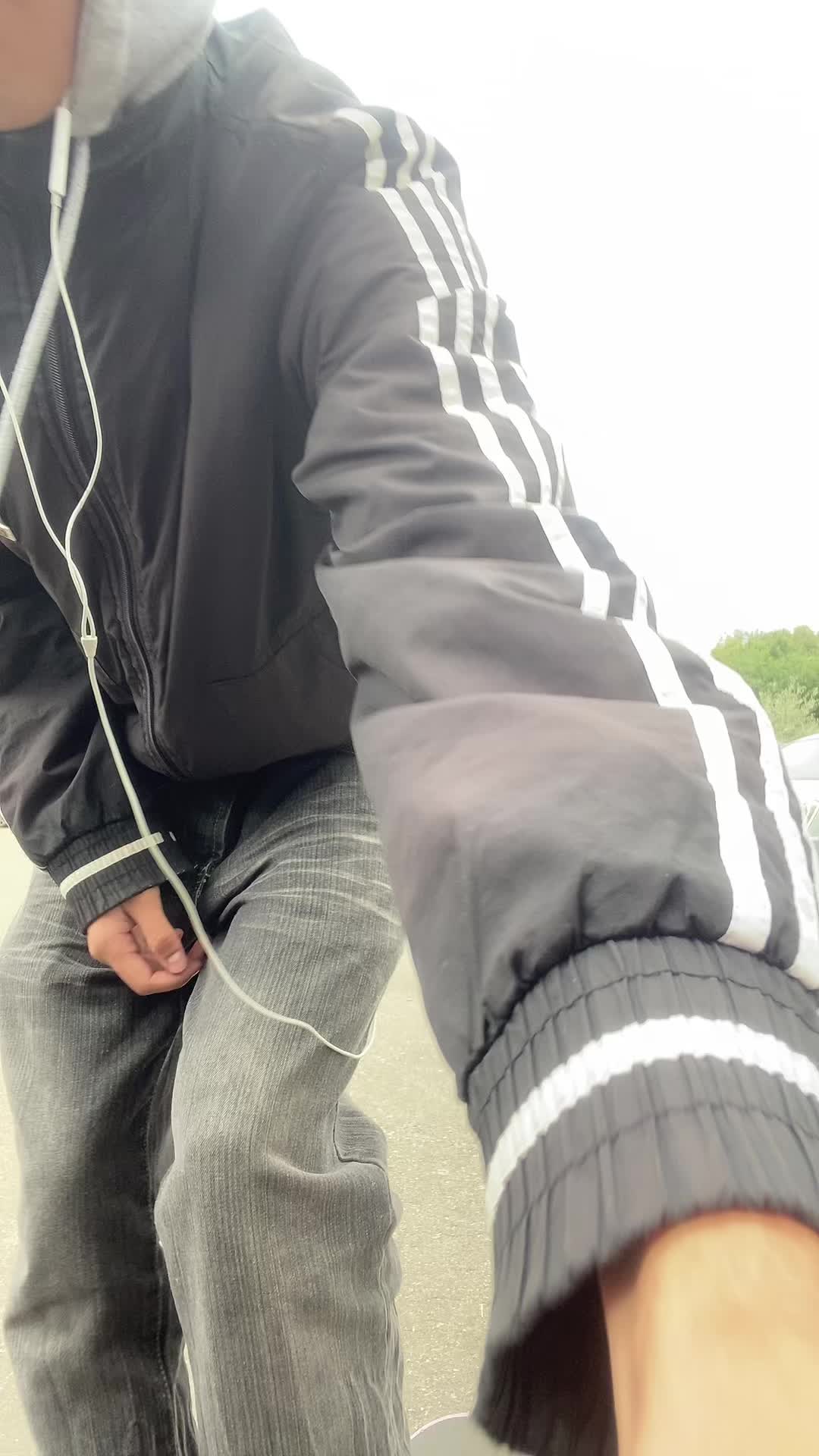 @1shitker