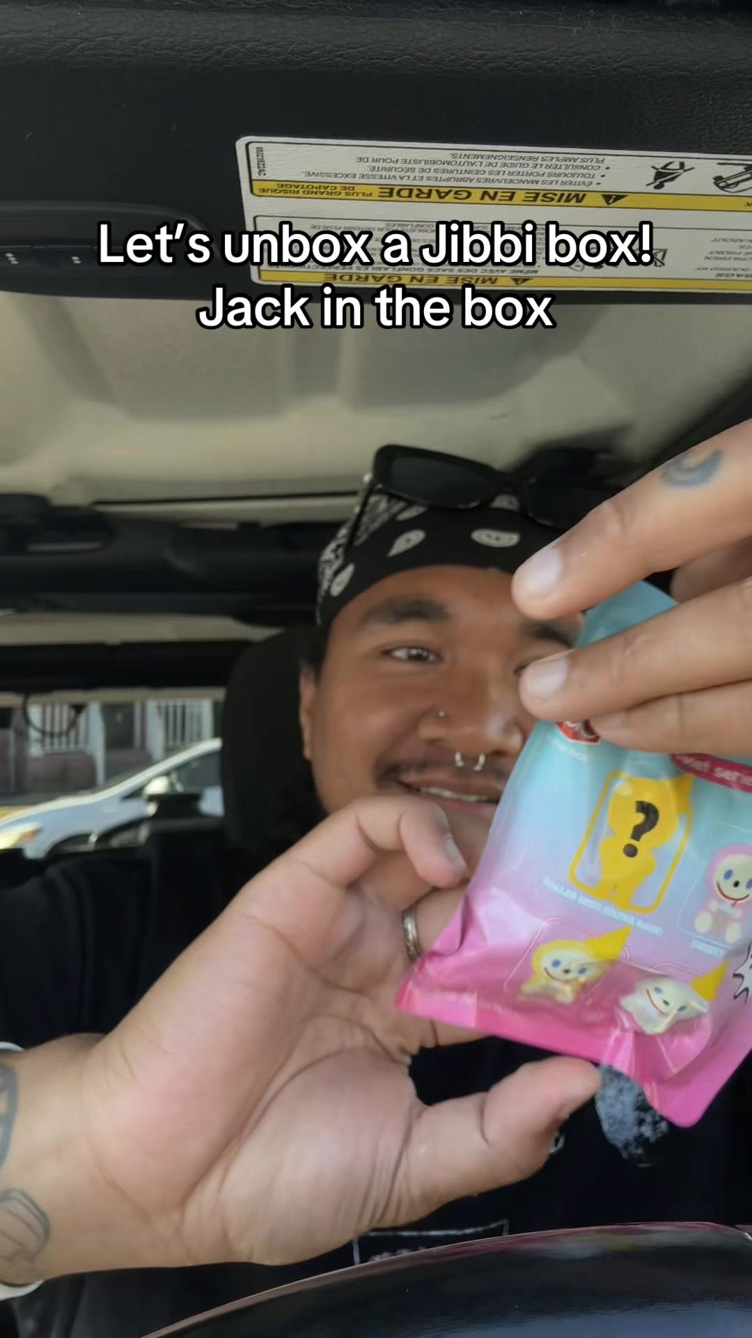 @Y0L3B011