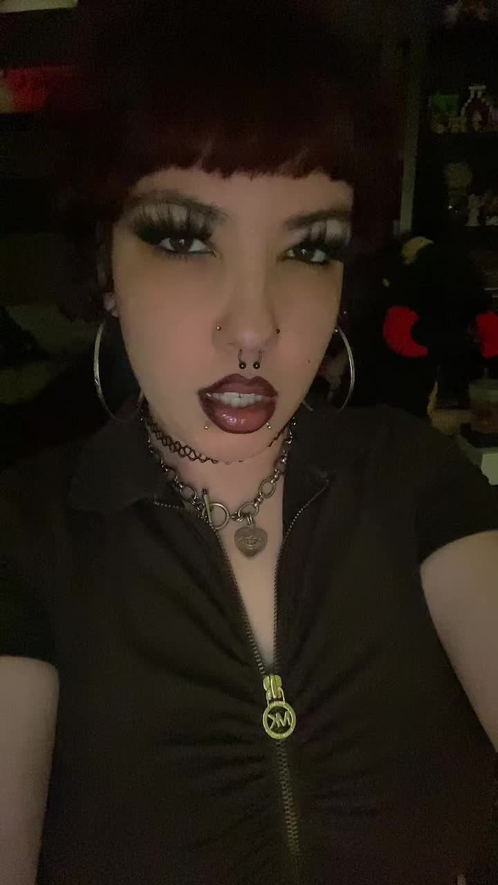 @🦇 ☆  E  ☆ 🦇