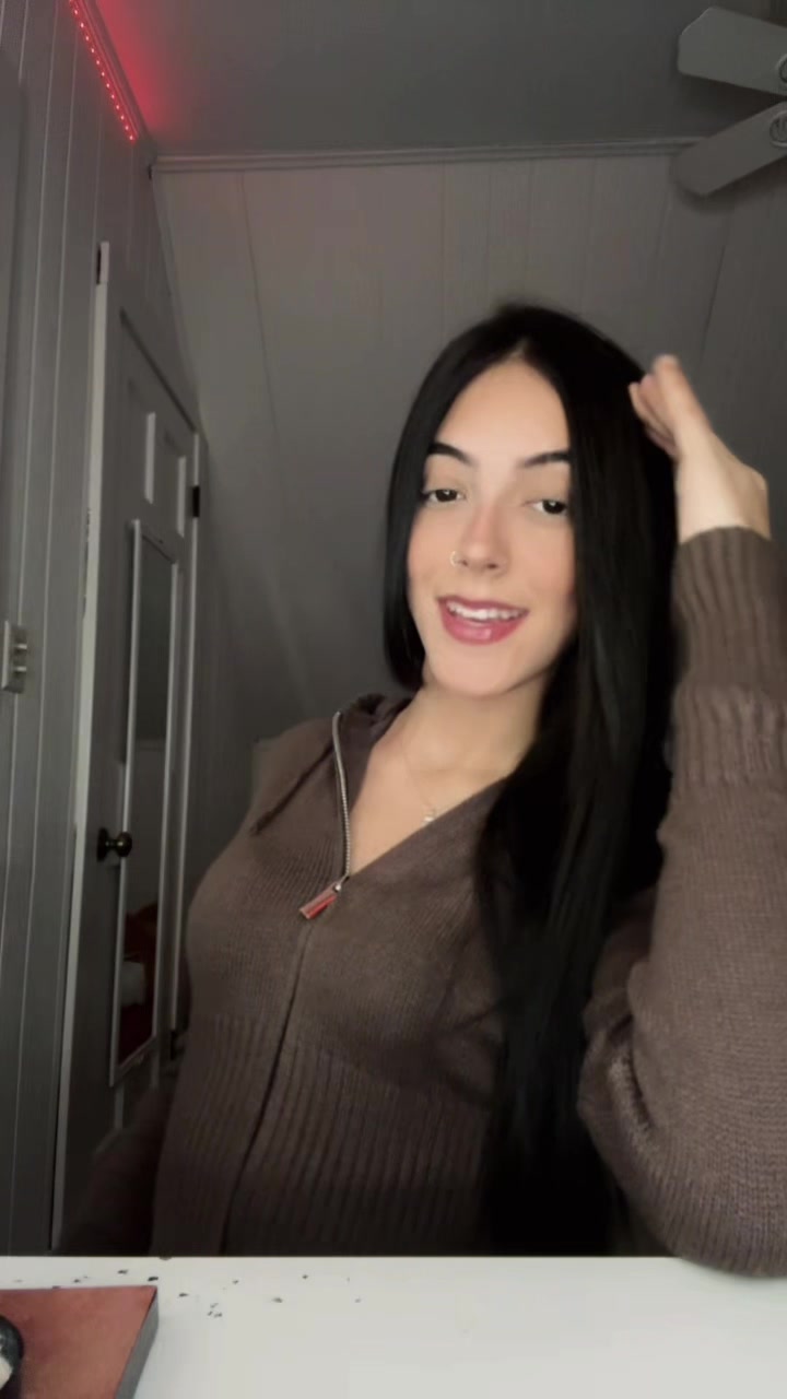 @Sarinhaa 🌺