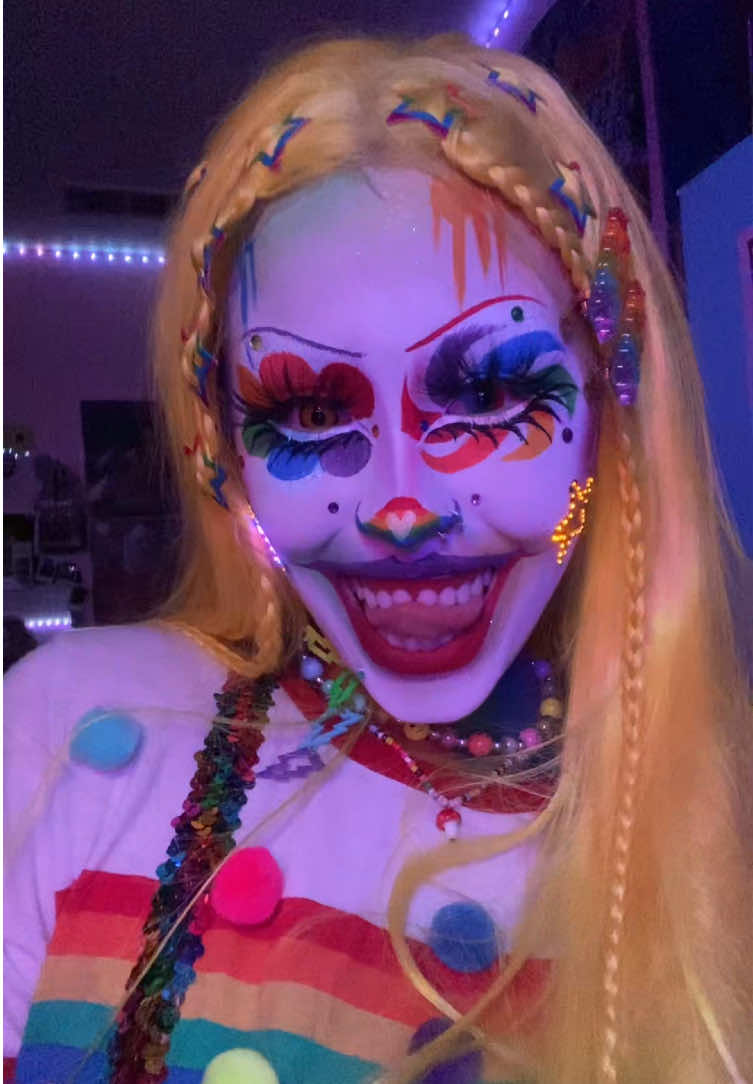 @✰Ditzy The Clown✰
